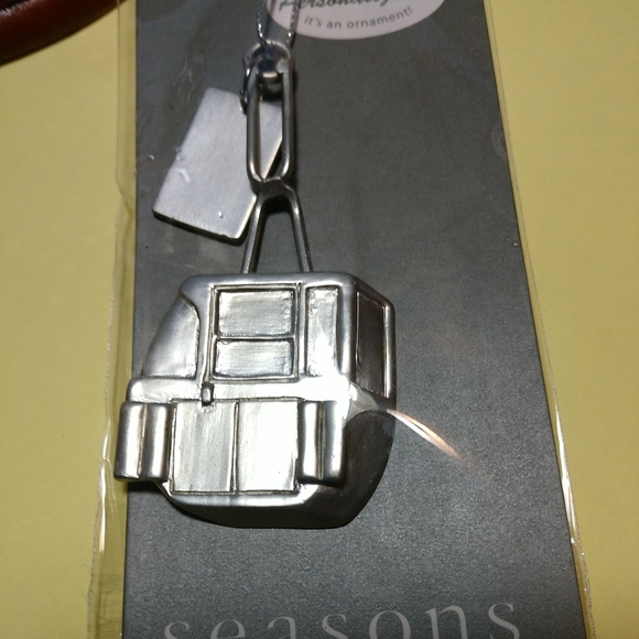 FREE WITH BUNDLE🆕 "Seasons of Cannon Falls" Ornament NWT - Picture 3 of 9